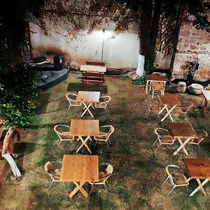 Otel Wood House